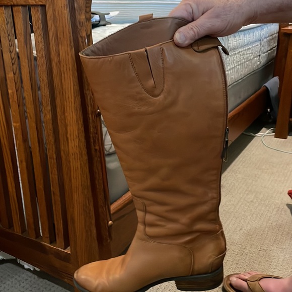 Boots - Picture 3 of 3